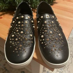 Vince Camuto Casintia Pearl studded sneakers